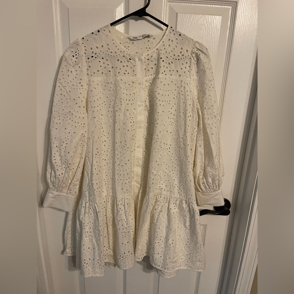 Beautiful Zara eyelet dress, creamy white color
